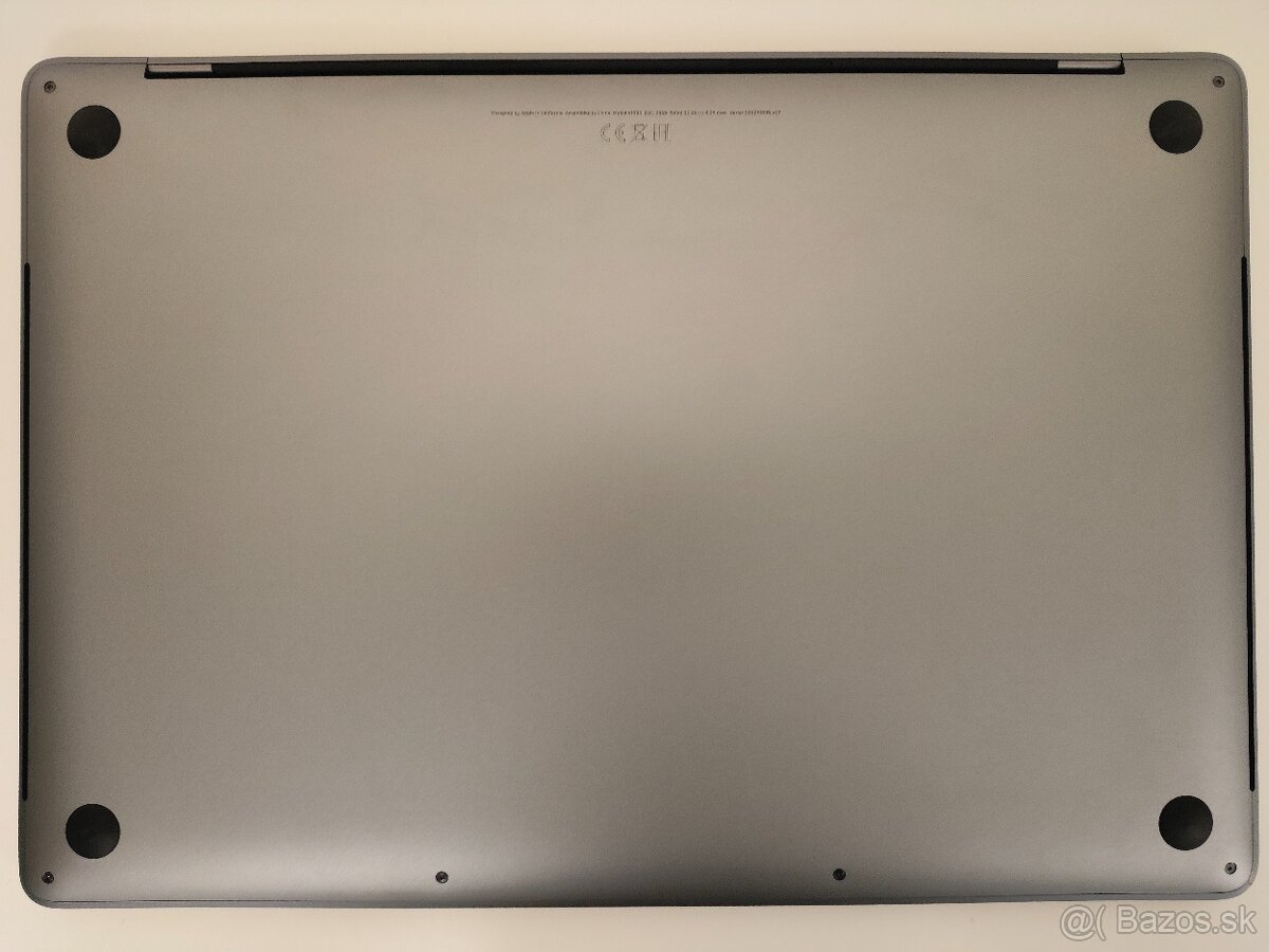 MacBook Pro 15 2019 | i7 • 16GB • 256GB SSD - 7