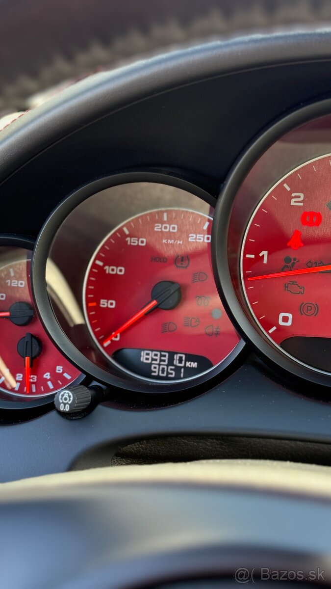 Porsche Cayenne 3.0 - 7