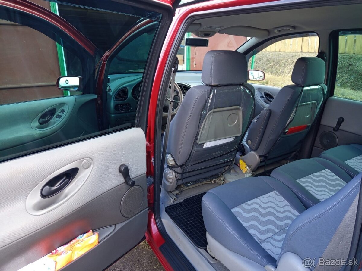 Predám VW Sharan, 1.9 TDI (81kW), r.v.2000 - 7