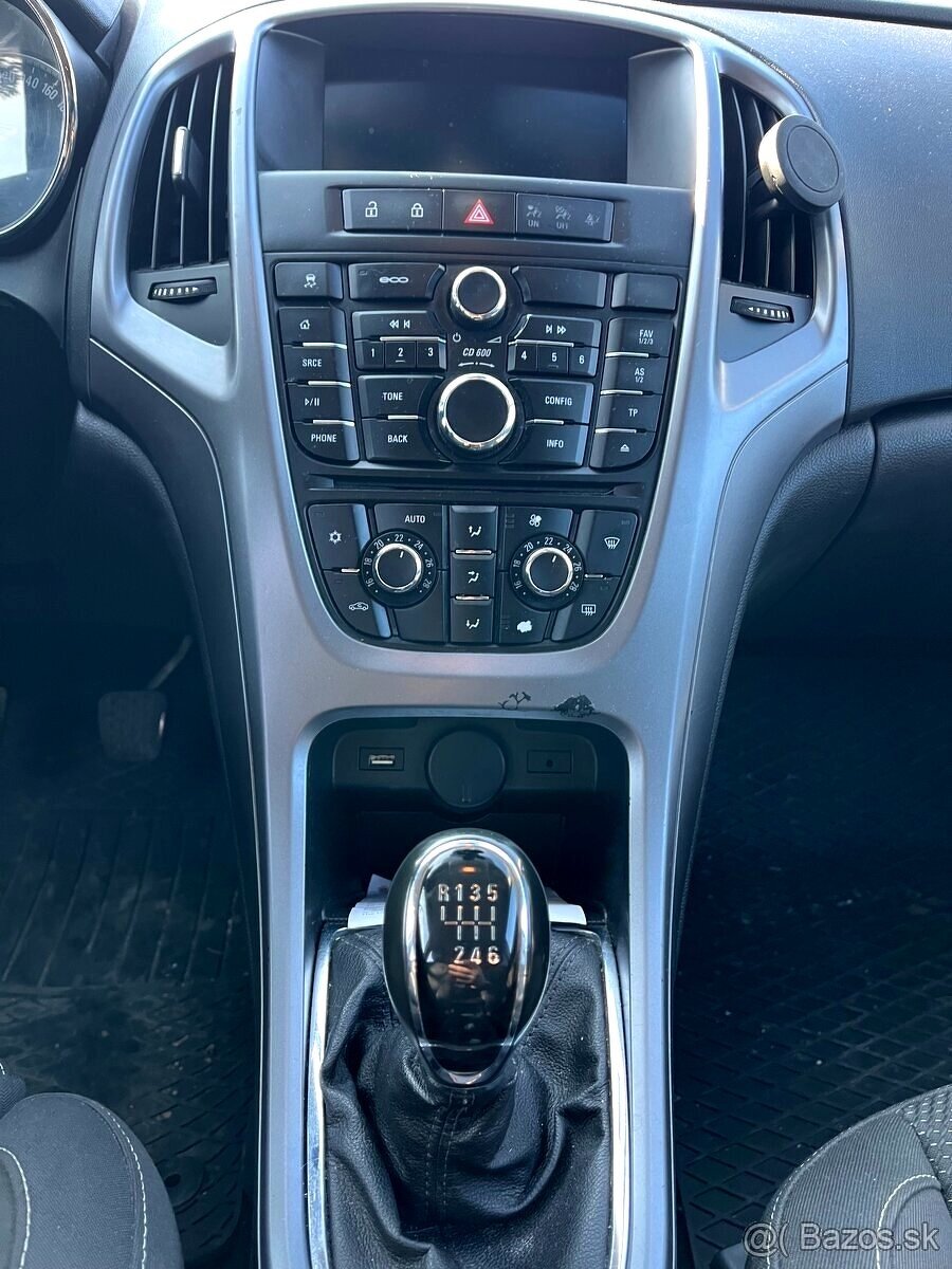 Opel Astra 1.6 kombi, r.v.2015 - 7