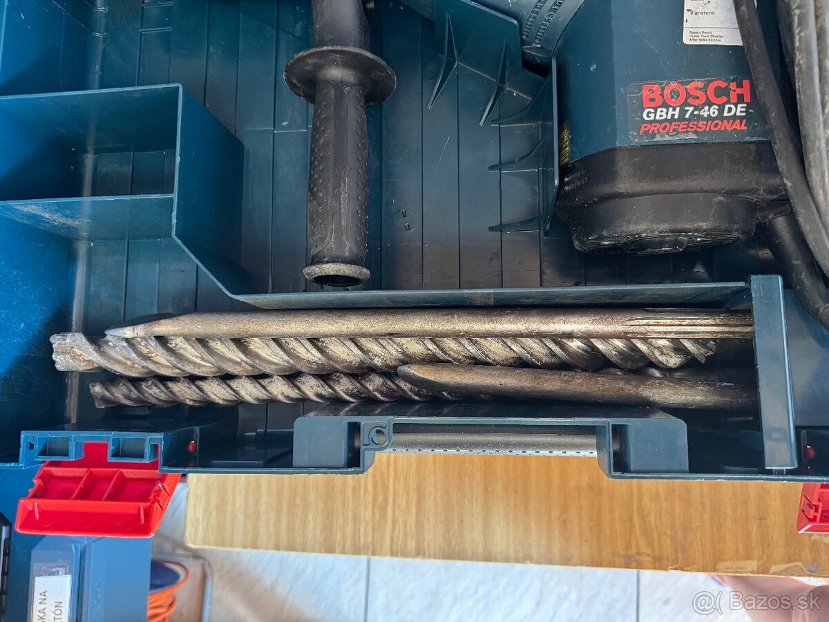 Bosch GBH 7-46 DE Professional + kufor + SDS-Max vrtáky - 7