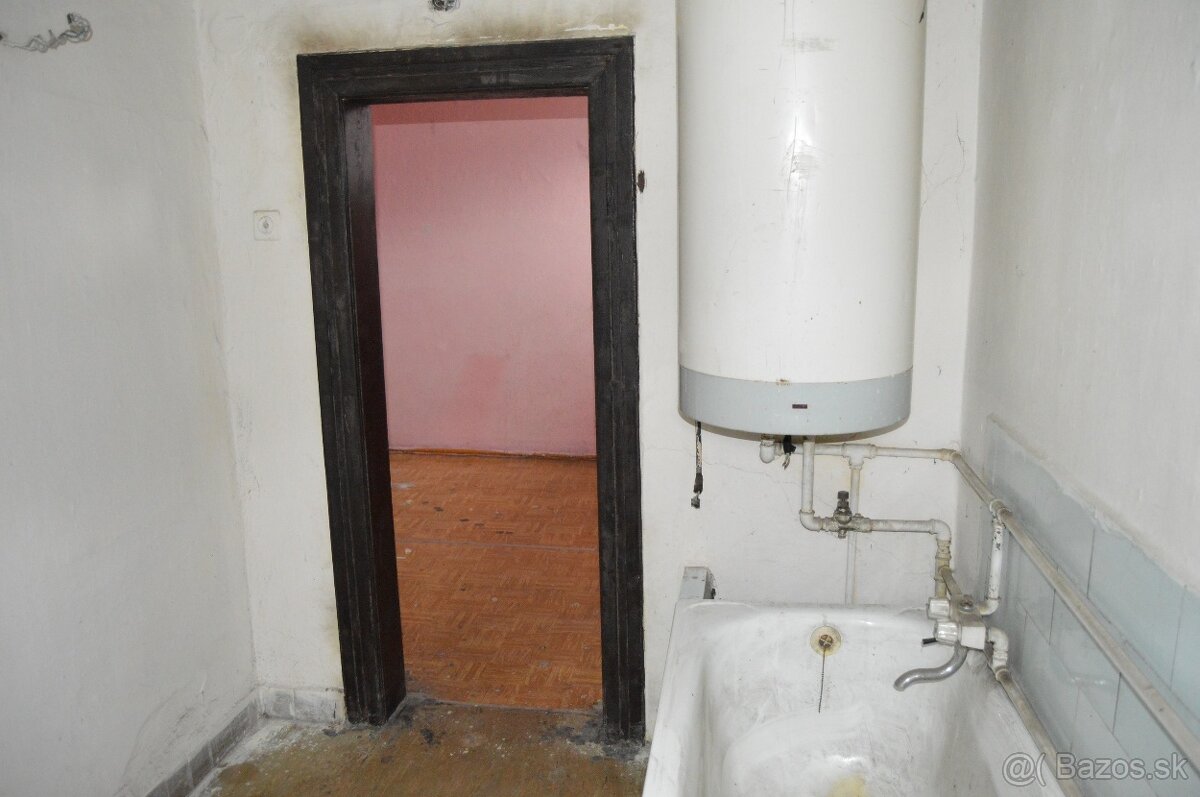 Znížená cenaObjekt vhodný na bývanie, podnikanie - 7