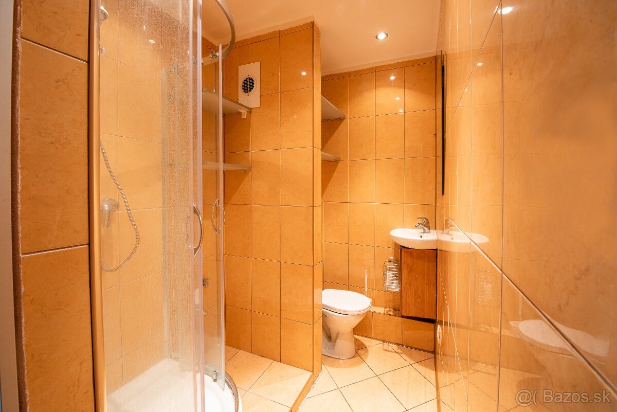 REZERVOVANÉ - Garsonka s balkónom na sídlisku Banisko - 7