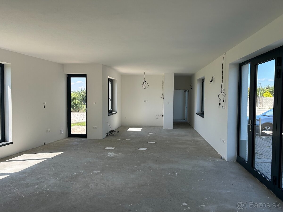 Objekt na bývanie aj podnikanie v Senci - 7