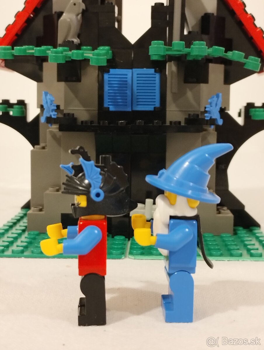 LEGO Castle 6048 Majisto's Magical Workshop - 7