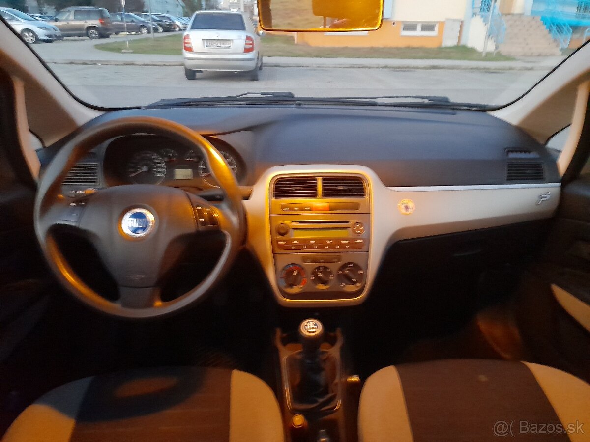 Grande Punto 1,2 - 7