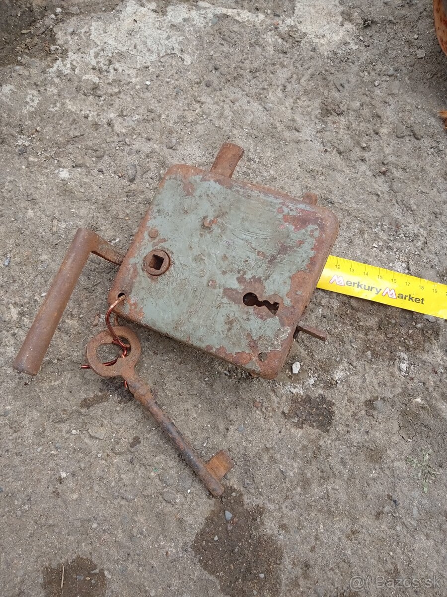 Plech.dozi.Špz .zámok s kľúčom - 7