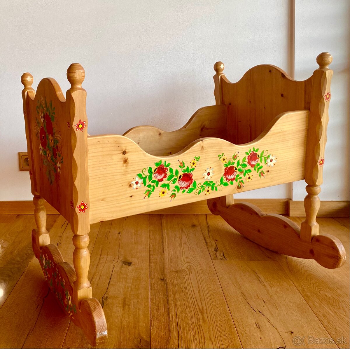 Stará dřevěná malovaná kolébka - 7
