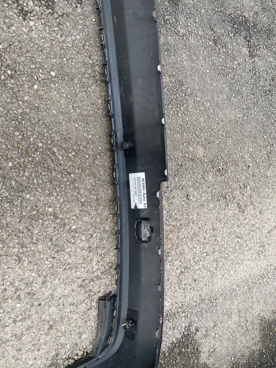 Audi Q7 4M zadny naraznik stred - 7