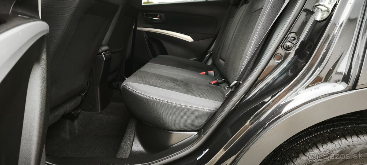 Suzuki SX4 s cross 4X4 Benzín. mod.Rok 2020 - 7