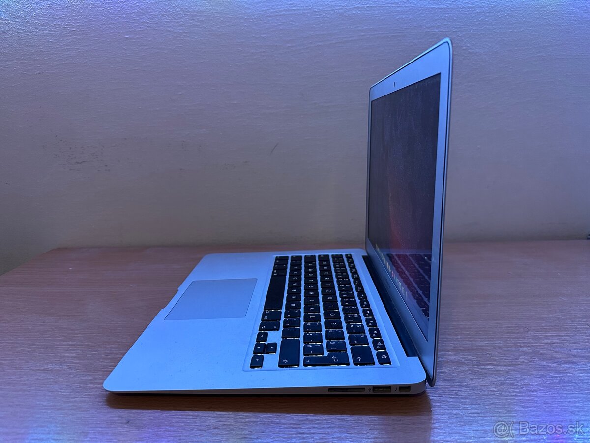 Apple MacBook Air 2017 - 7