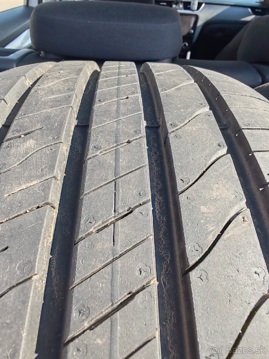 205/50 r17 goodyear . - 7