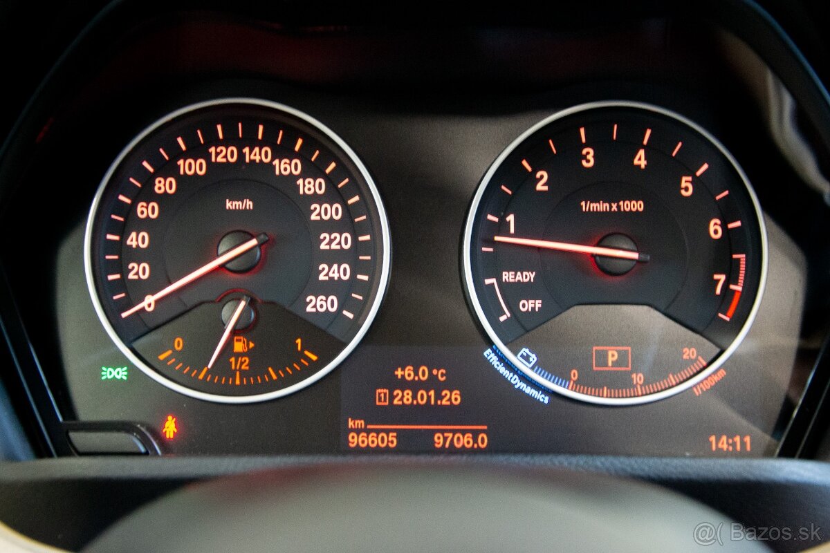 BMW X1 xDrive 20i A/T - 7