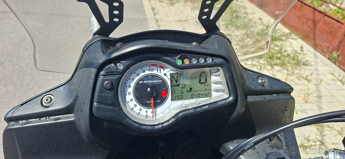 Suzuki DL 650 A V strom - 7