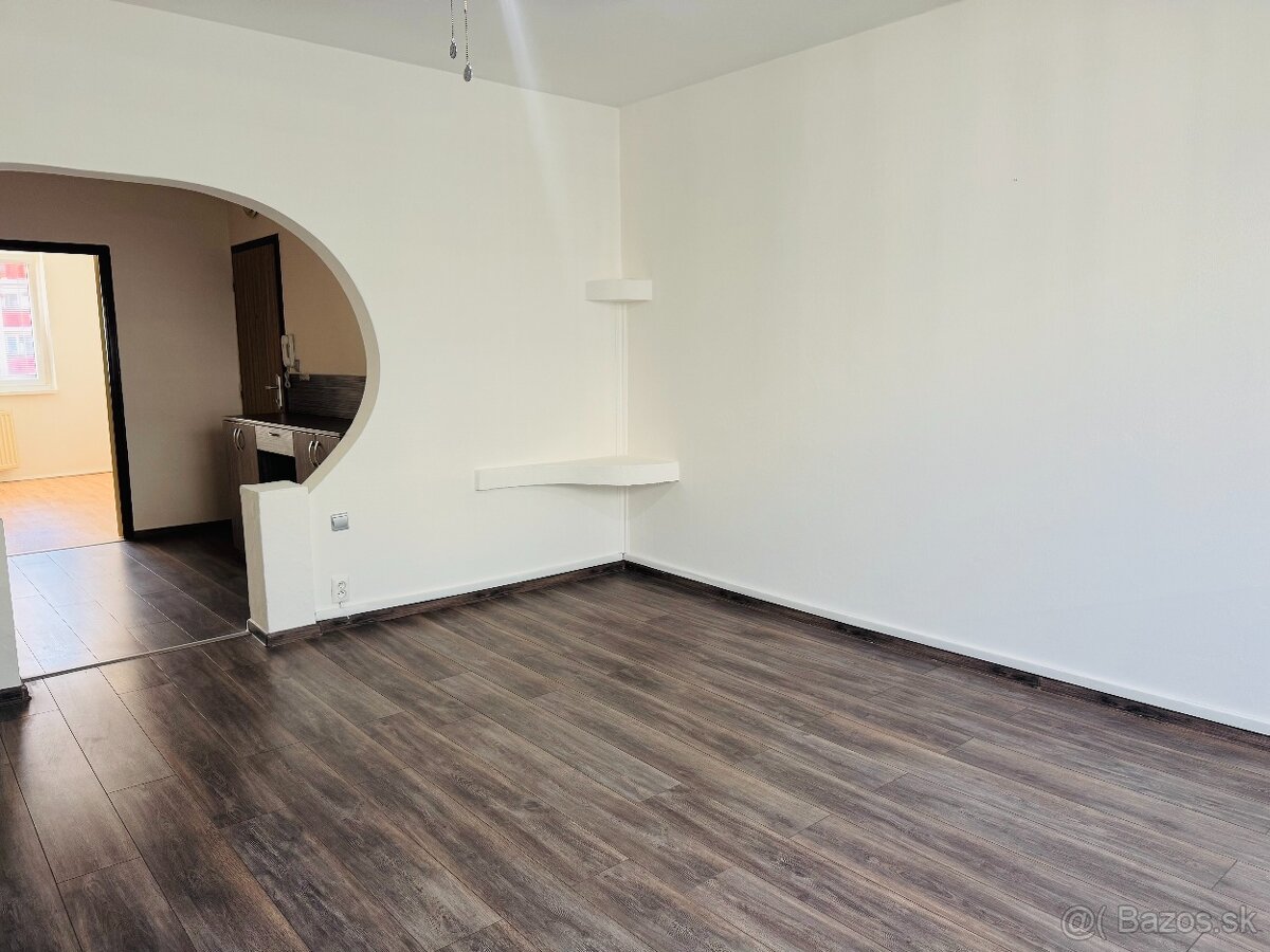 ZNÍŽENÁ CENA na predaj 3-izbový byt po čiast. rekonštrukcii - 7