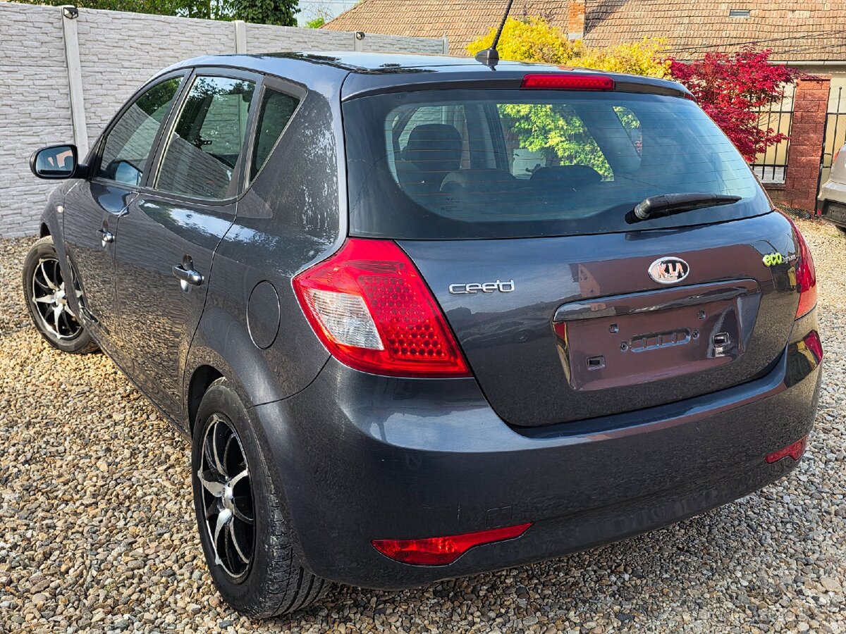 Kia Ceed • 1.4 CVVT • Facelift • mod. 2011 • Veľký Servis - 7