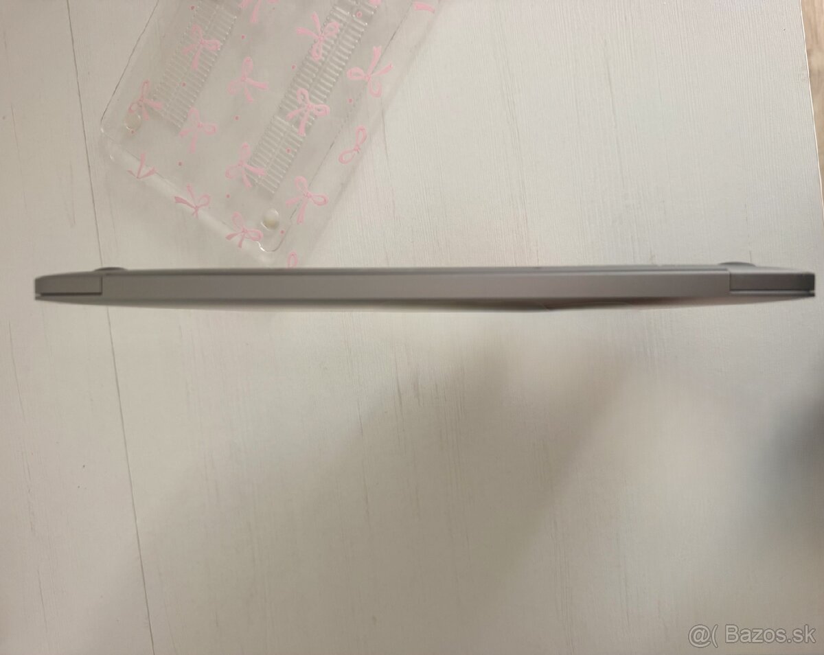 MacBook Air M1 256GB Disk 8GB RAM - 7