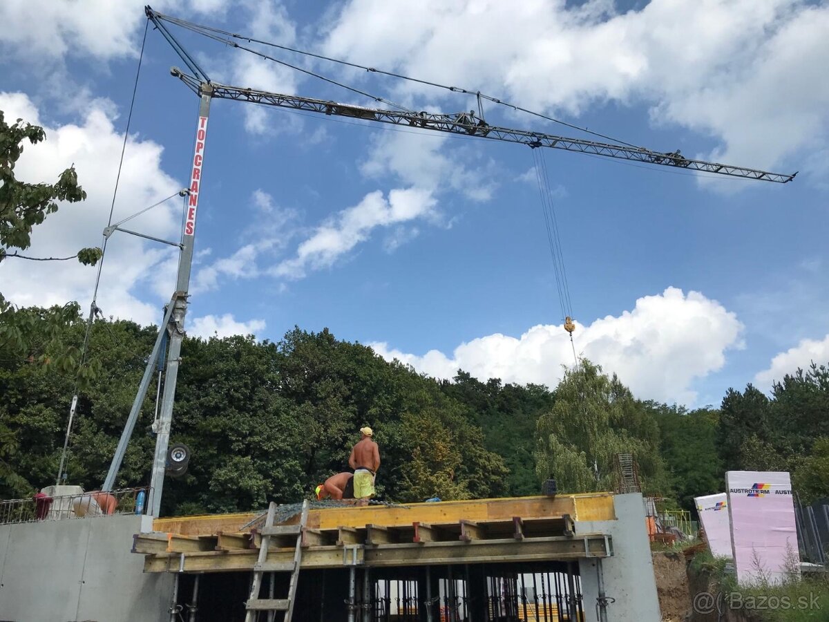 Predám samo Skládací stavebný Žeriav rameno 35 m,Nosnosť 4T - 7