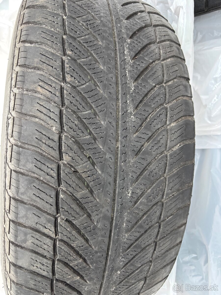 245/45 R19 BMW - 7