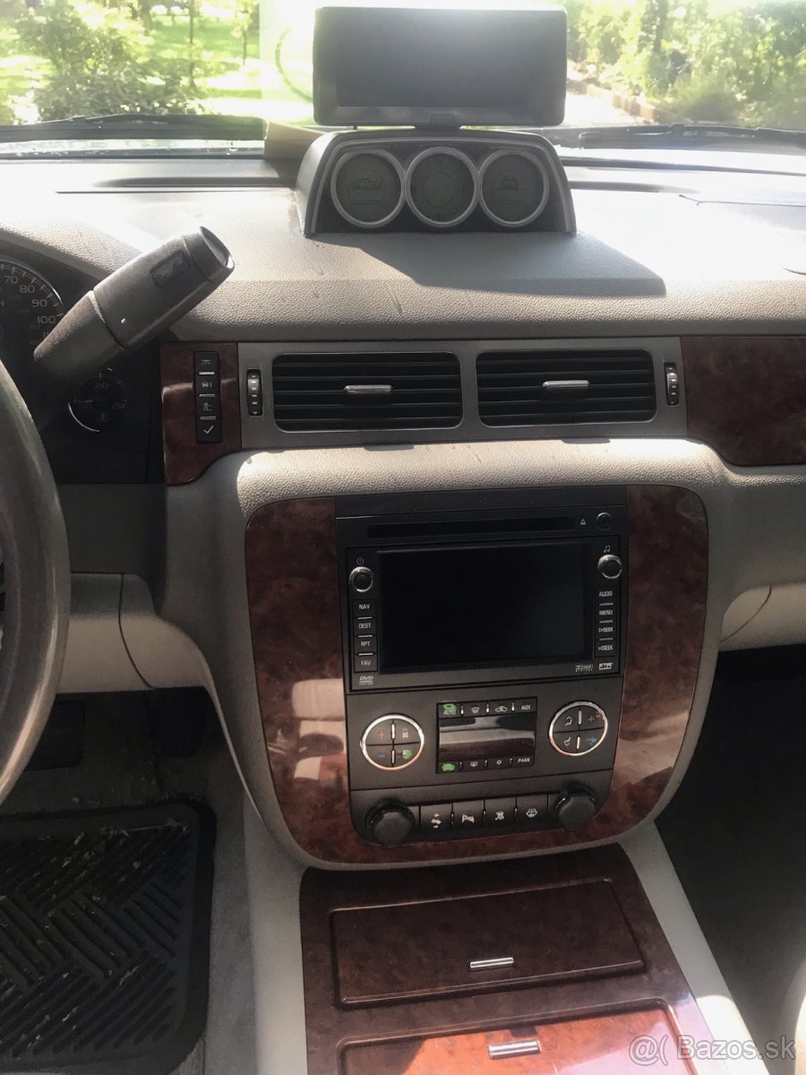 Chevrolet Suburban LTZ Limited Edition - 7