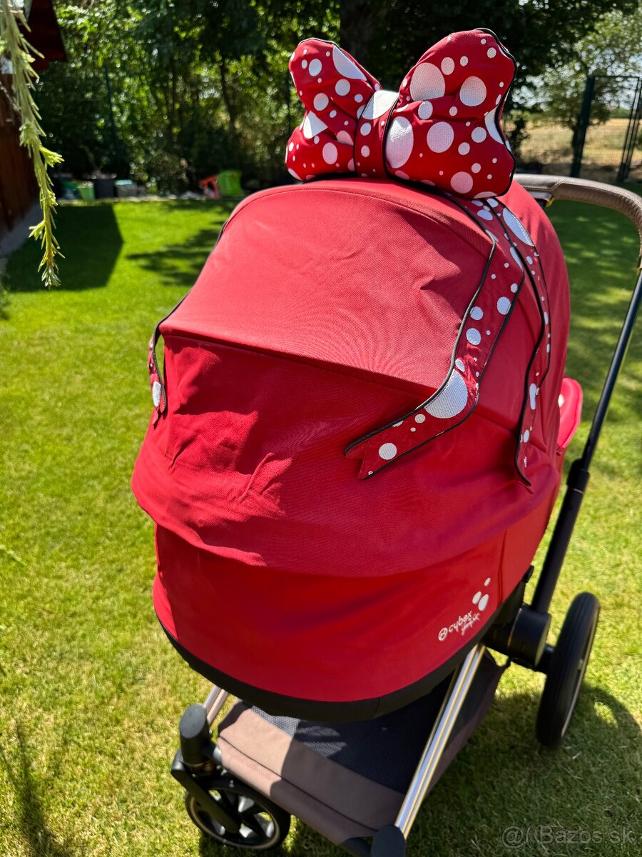 Vanicka a vajicko by Jeremy Scott - 7