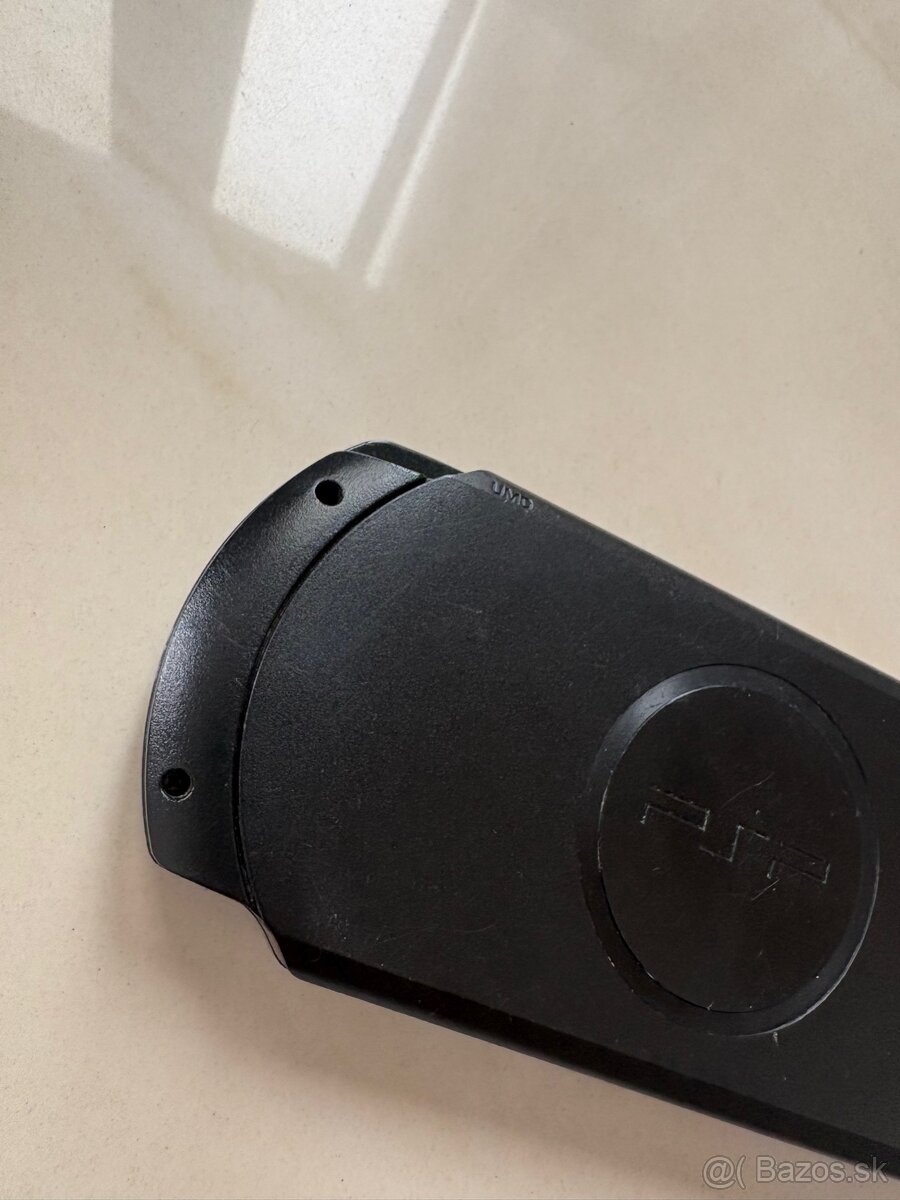 Playstation Portable (PSP) 1004-E Street + God Of War - 7