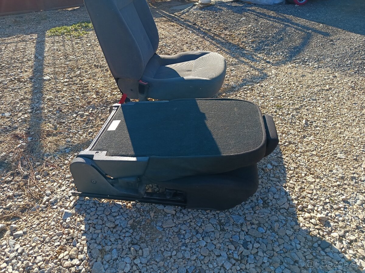 Autosedačka - 7
