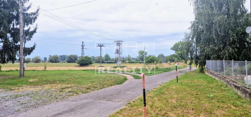 Na PREDAJ slnečný 2izbový byt /64m2/ v Trebeľovciach. - 7