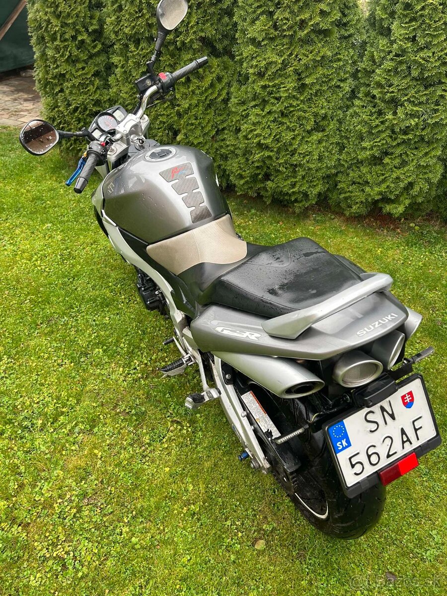 Predám SUZUKI GSR 600 - 7