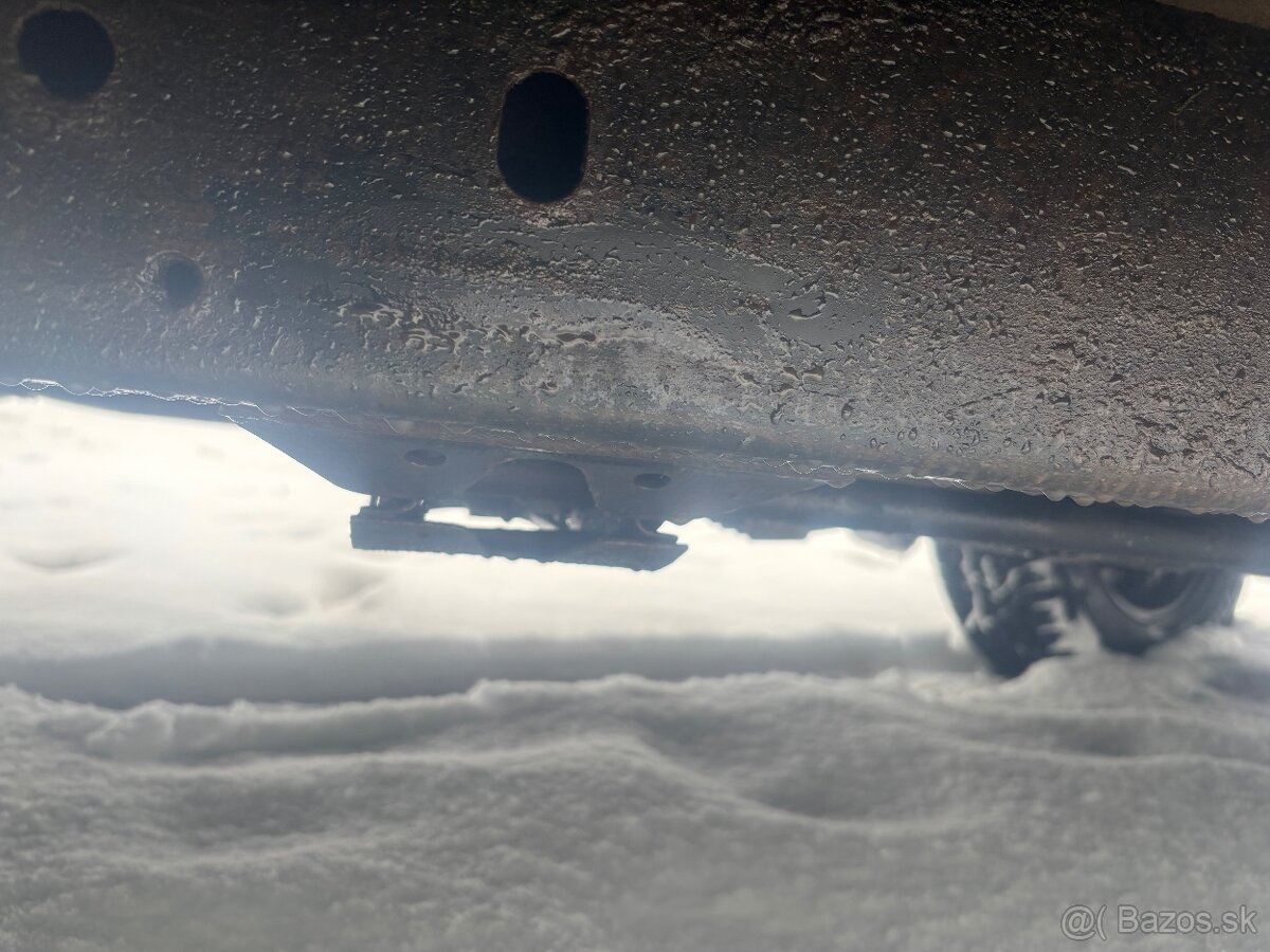 predám nissan terrano 2.7 tdi 92kw 3dv - 7