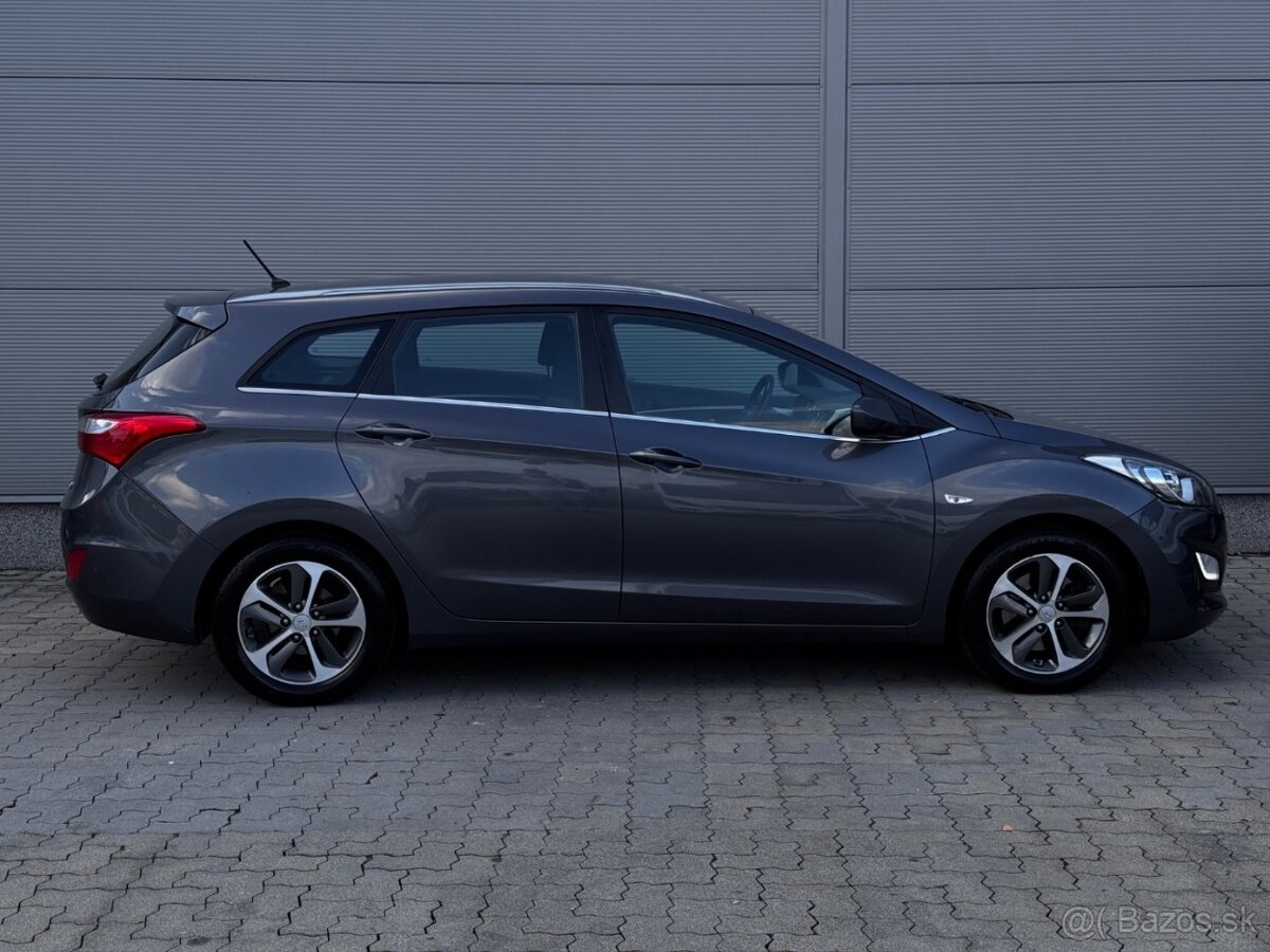 Hyundai i30 CW 1.6i MPI CVVT Family - 7
