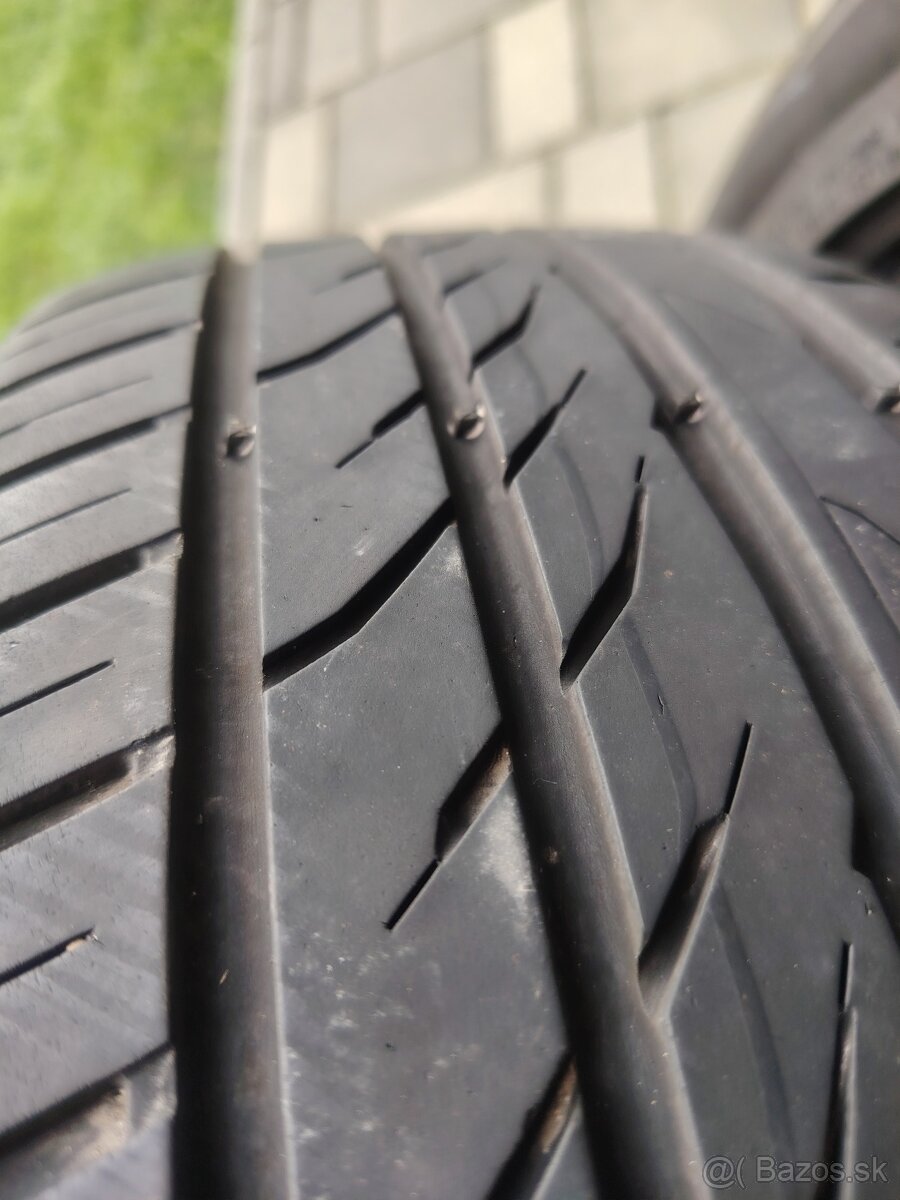 Predám 205/55R17 95V letné - 7