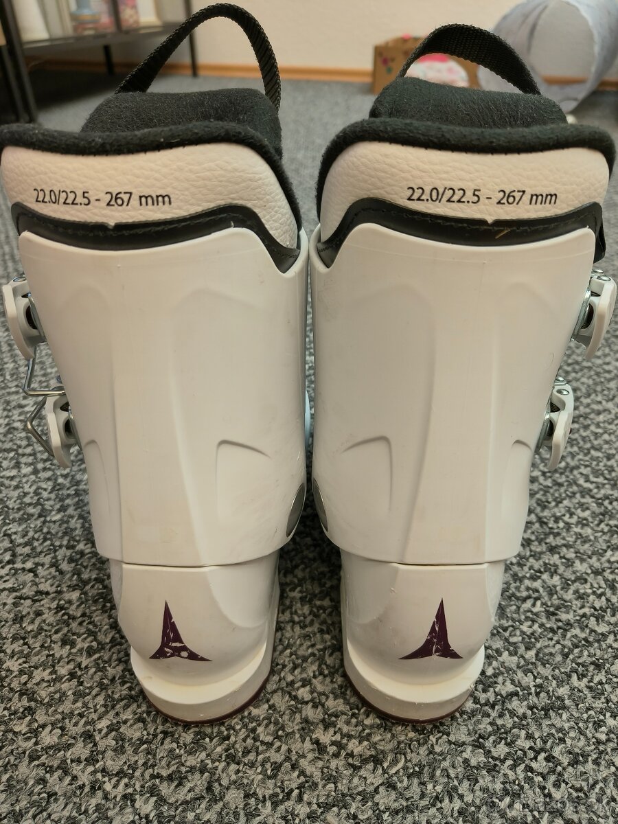 Dievčenský lyžiarsky set : lyže 110, lyžiarky 22-22,5 - 7