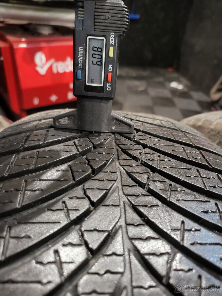 215/60 R17 Goodyear celoročné pneumatiky - 7