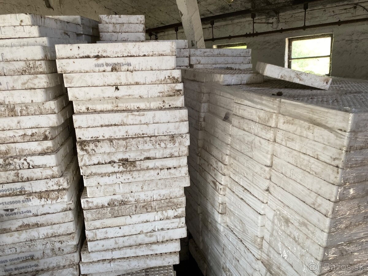 Tácky na planty - 7