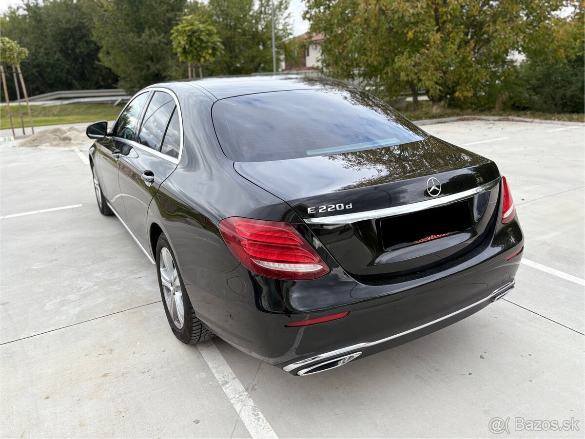 Mercedes-Benz E220d Sedan - 7