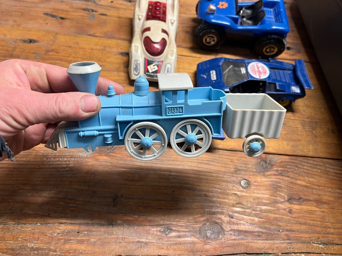 Staré autíčka 6 kusov + skákavka loptička - 7