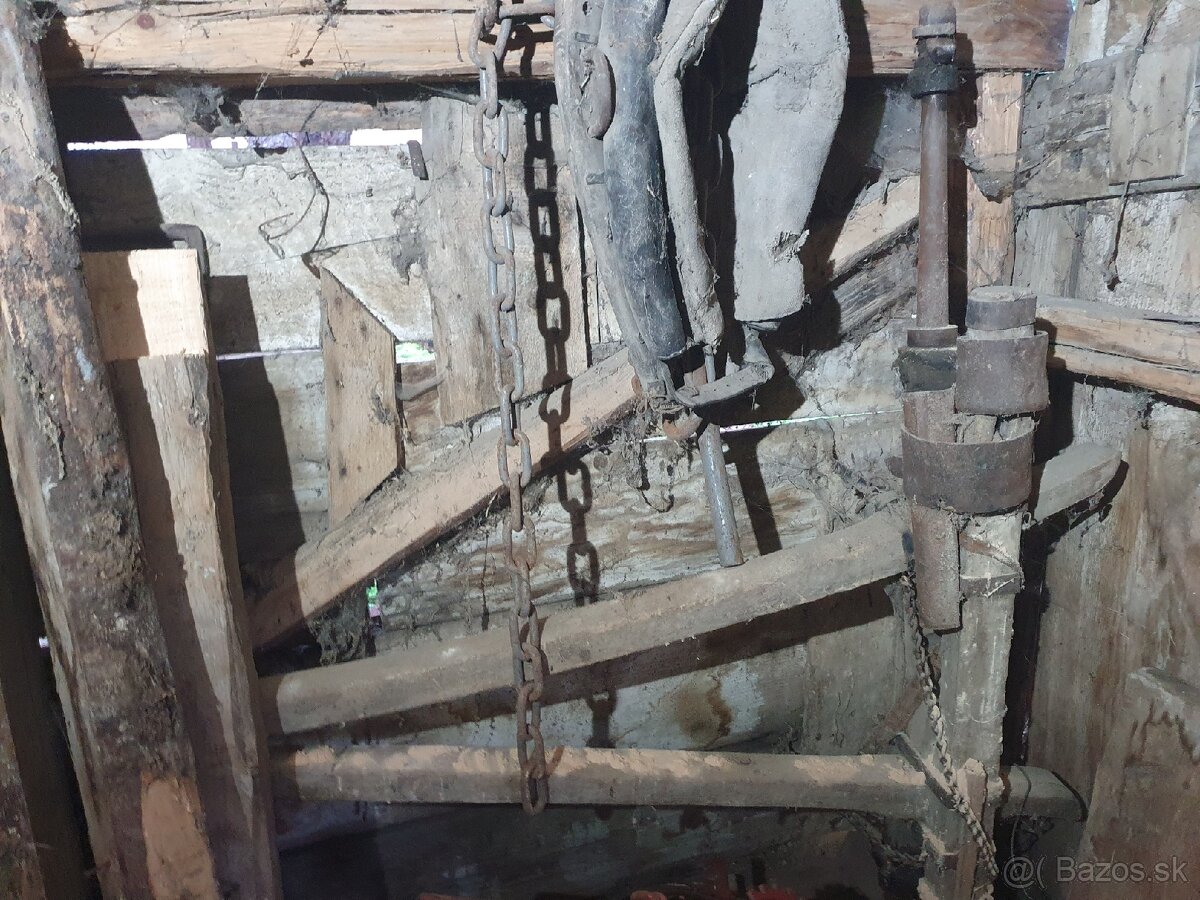 Predam 103 ročné drevene oje z voza z s kovanim z roku 1922. - 7