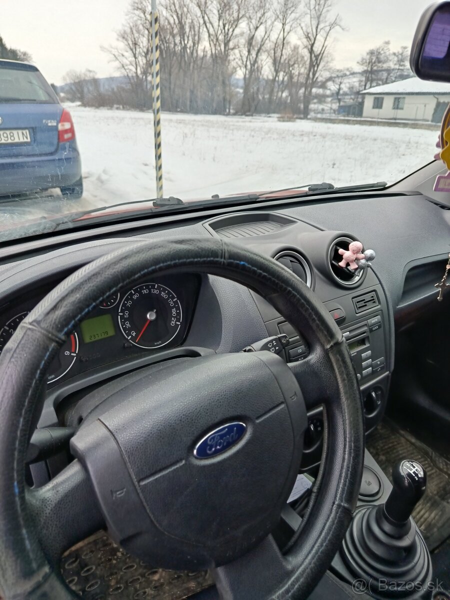 Na predaj Ford Fiesta 2006 - 7