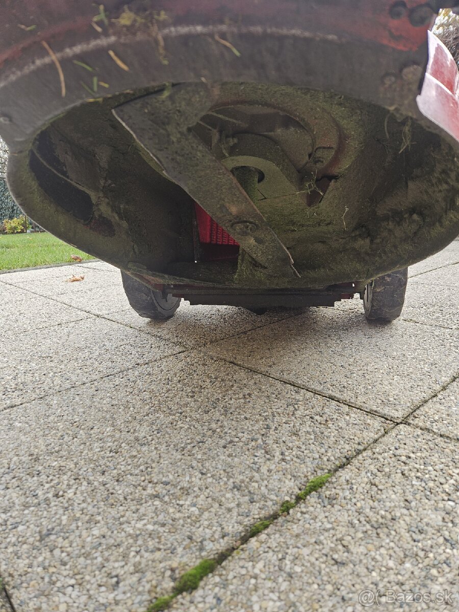 Predám použivanú kosačku einhell RG PM 48 S - 7