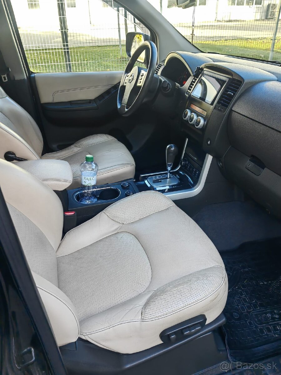 Nissan Pathfinder - 7