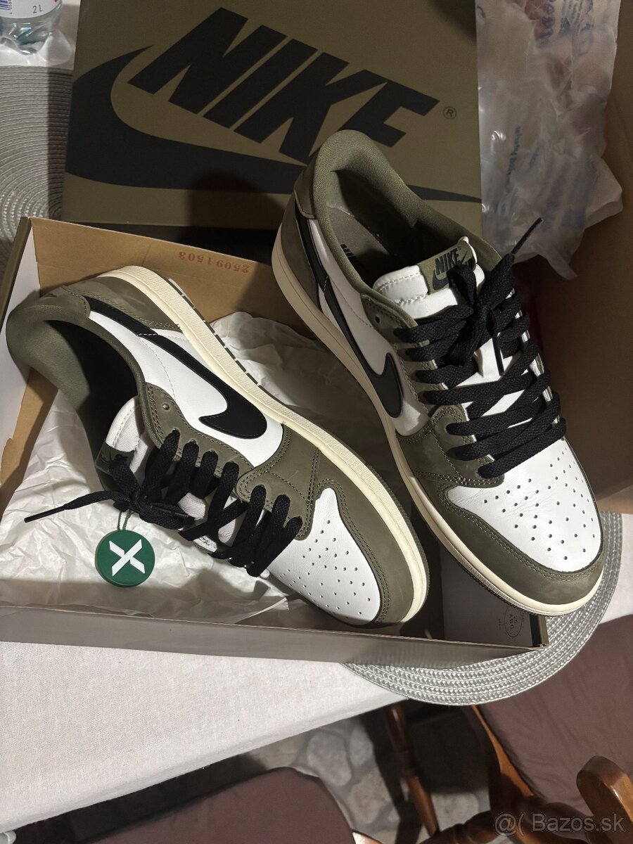 Nike Air Jordan 1 Retro Low Medium Olive - 7