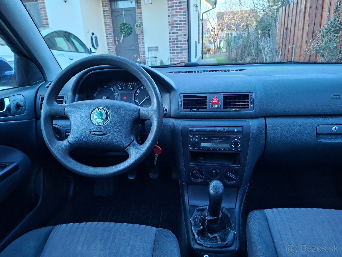 Predám Škoda Octavia 1,6 benzín sedan rok 2003 - 7