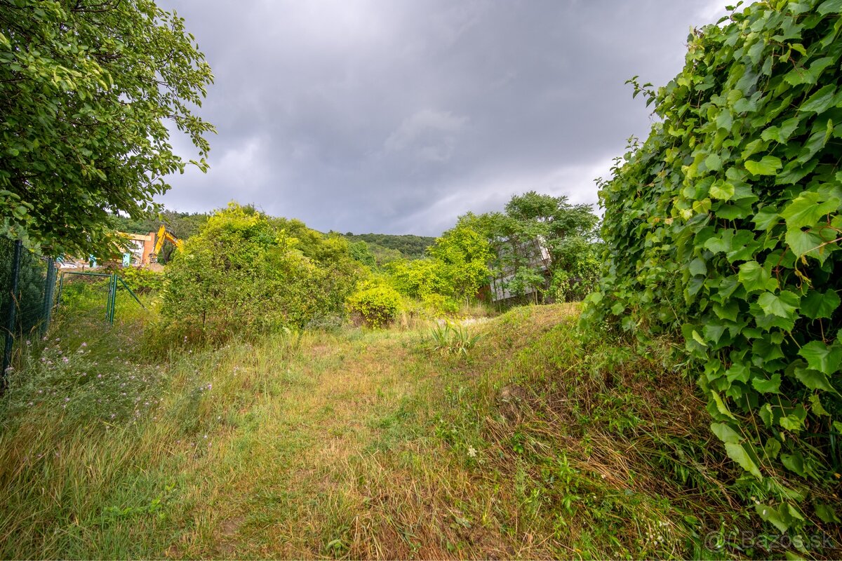 PREDAJ Pozemok 650 m2, Devín, Devínska cesta, Bratislava - 7