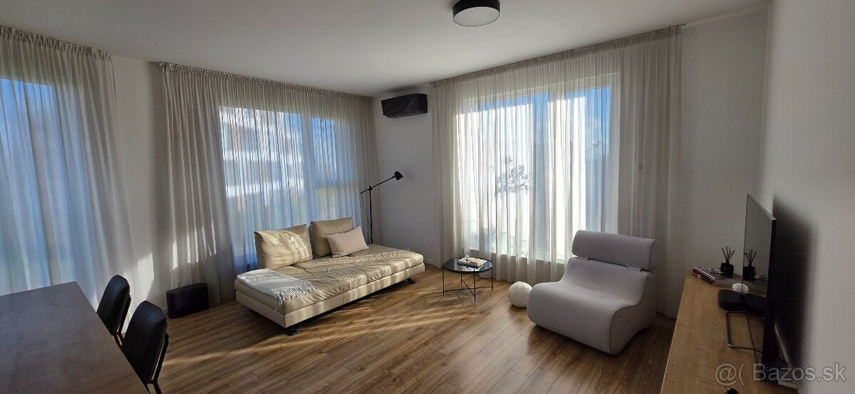 Luxusný zariadený 2 izbový byt Malinovo Tri vody - 7