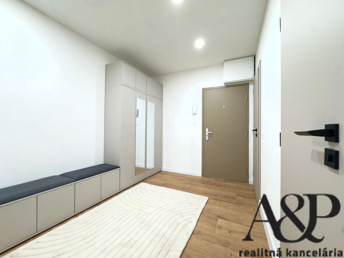 LUXUSNÝ 3 IZBOVÝ BYT V CENTRE MESTA, 68M2, NÁM. OSLOBODENIA, - 7