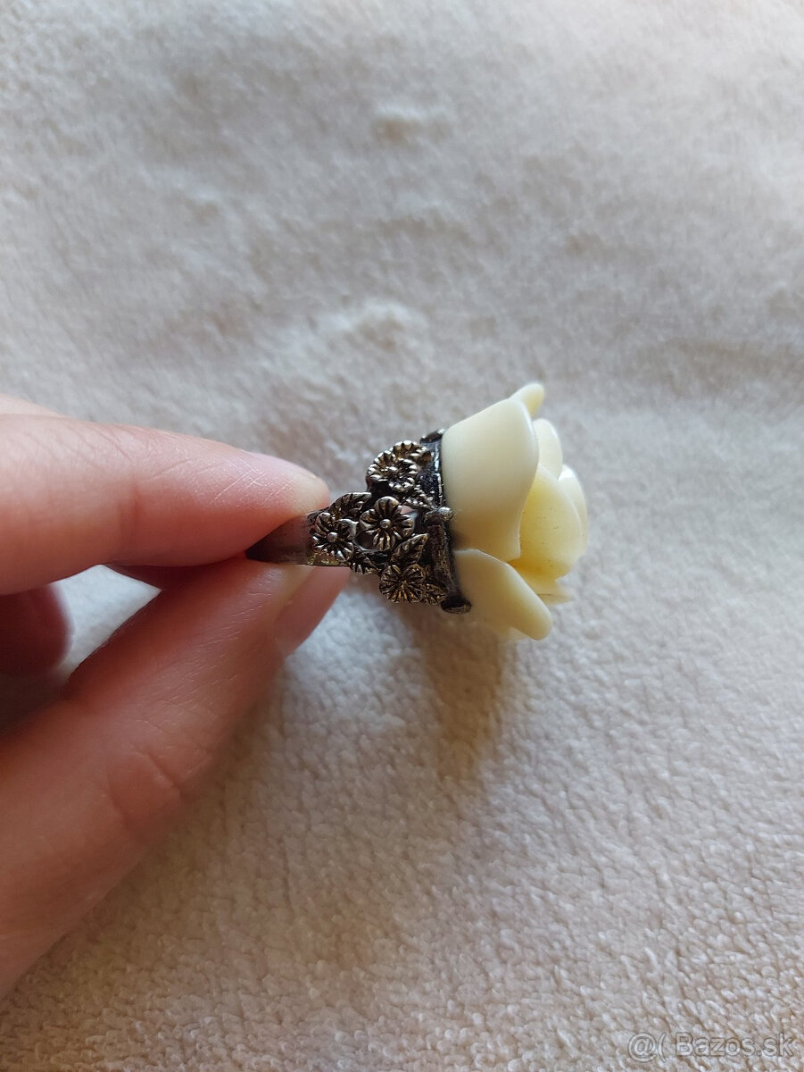 Rôzne druhy prsteňov, kvet, hodinky, motýľ - 7