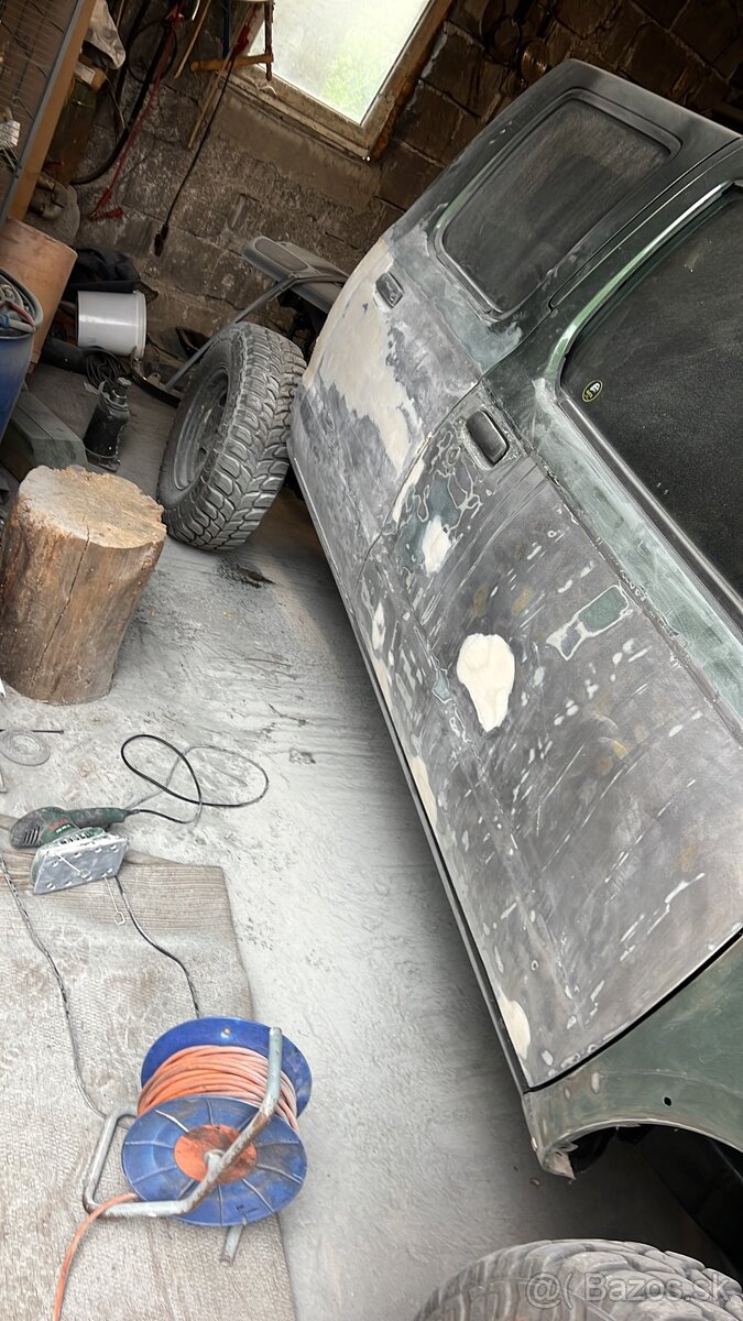 Predám Nissan navara d22 2.5 - 7