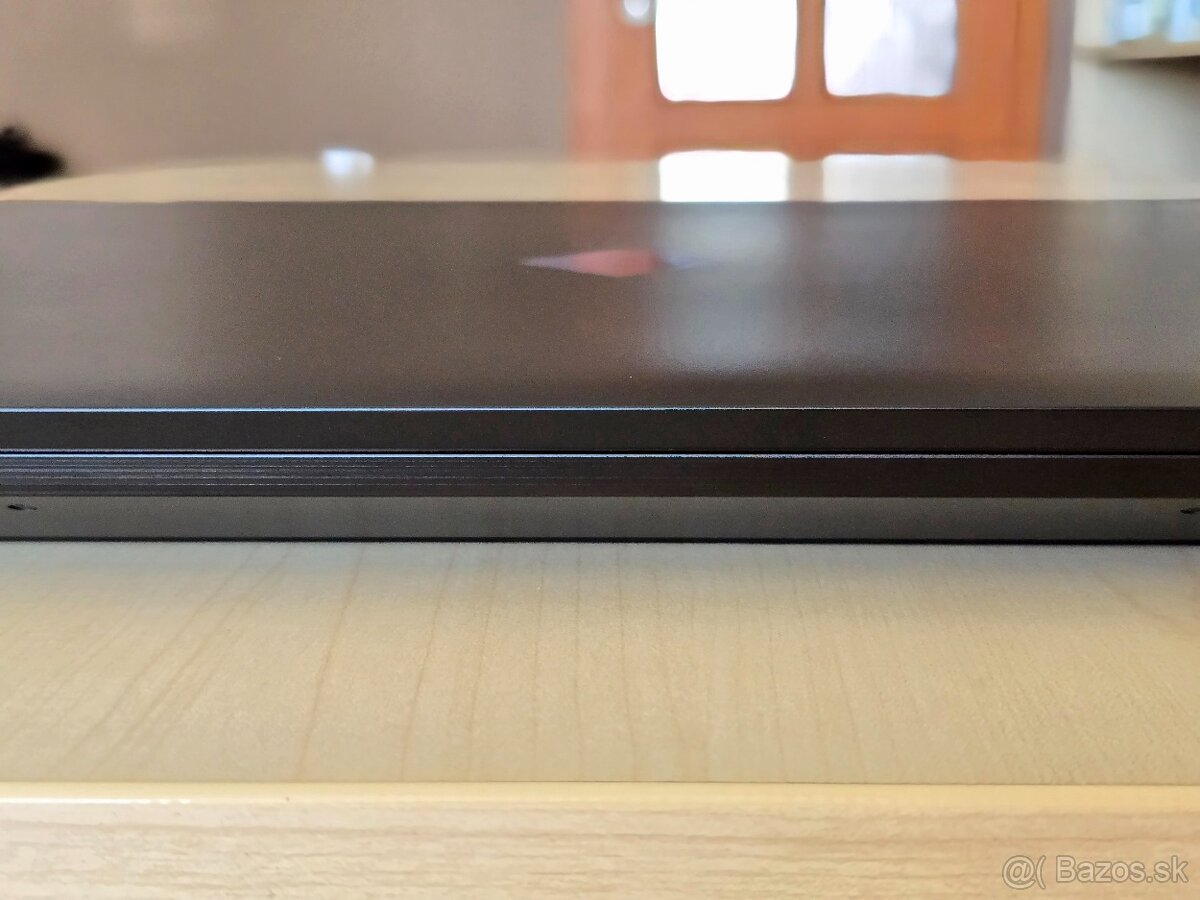 OMEN 17-ck2003 - 17" 240Hz 1440p, RTX 4090, i-9 13900HX - 7