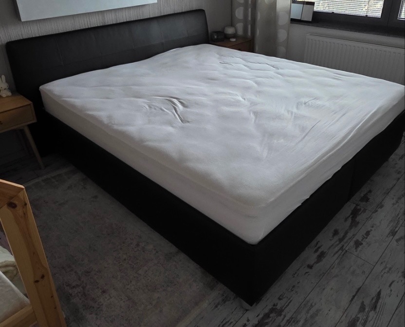 Manželská posteľ - 7